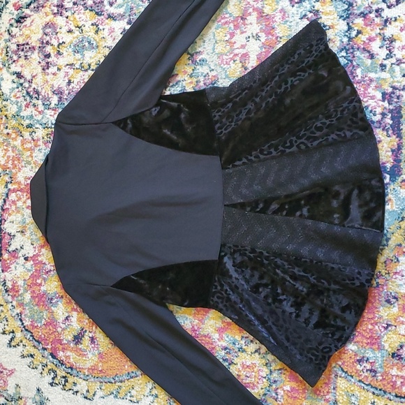 LOGO Lavish Black Pointe Velvet Tuxedo Blazer Jacket - Picture 3 of 6